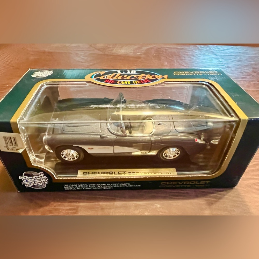 Road Tough Chevrolet Corvette 1957 Model Car 1:18 Scale Vintage New In Box